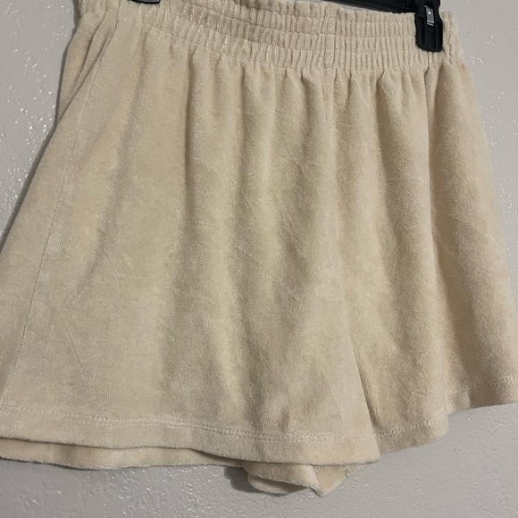 H&M High Waisted Cotton Shorts Cream Size Small - Picture 2 of 3